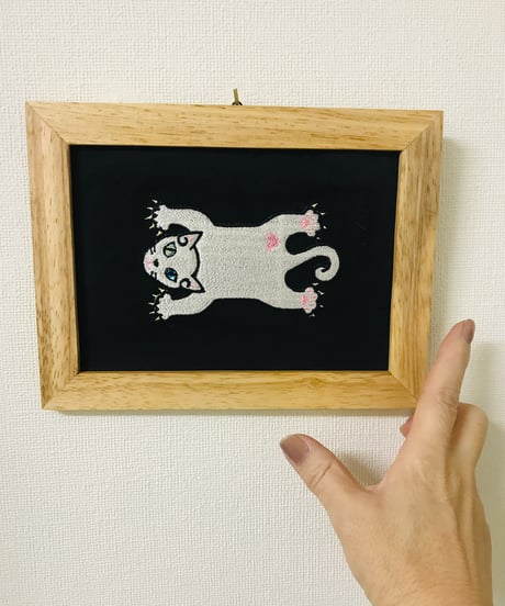 猫ちゃん刺繍画(2Lサイズ） No.1９ ( ホワイト1）