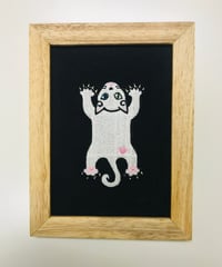 猫ちゃん刺繍画(2Lサイズ） No.1９ ( ホワイト1）