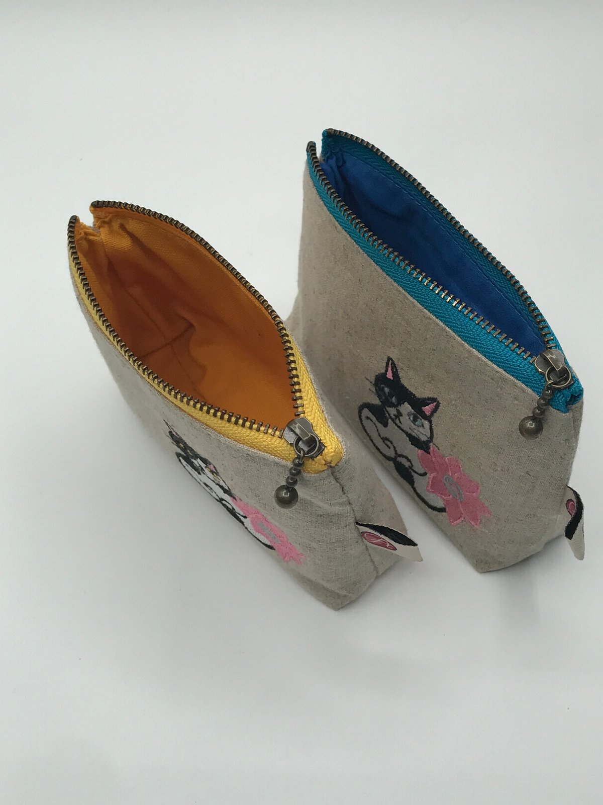 やっち①ポーチ サンスター文具 たまごっち ポーチ A柄 4901770766096 [M便 1/2