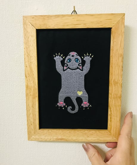 猫ちゃん刺繍画(2Lサイズ） No.17（グレー１）