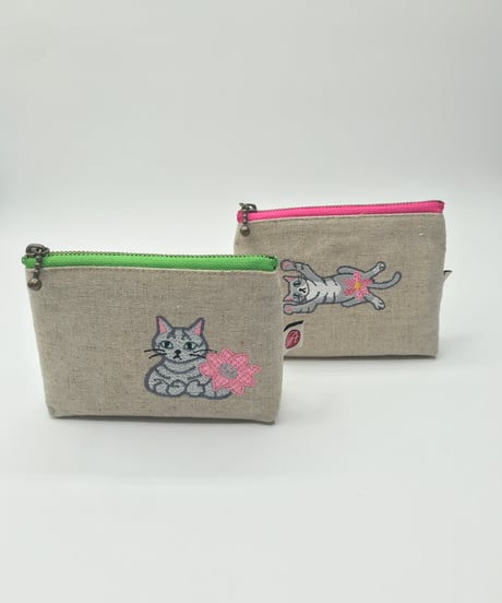 刺繍ポーチ（グレートラ猫）
