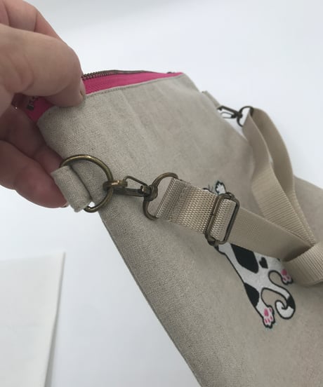 リネン刺繍サコッシュ ( No.03 ) 黒ハチワレ