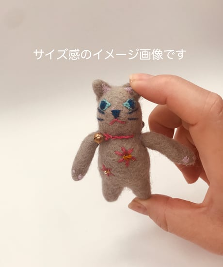 ネコちゃんFeltブローチ（グレー系1）