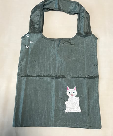 招き猫刺繍バッグ （ホワイト)