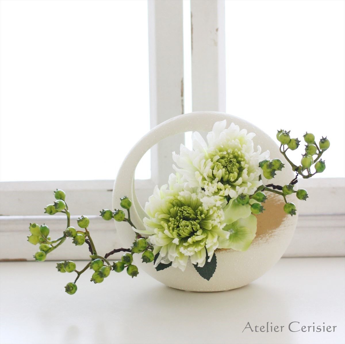 白緑菊の仏花<あけぼの Sサイズ> プリザーブドフラワー 白緑菊の仏花<あけぼの Sサイズ> プリザーブドフラワー