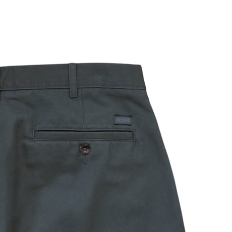 33/30 Geoffrey Beene 2tuck Chino Pant Dark Green