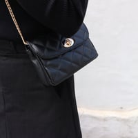 即納キルトチェーンウエストバック