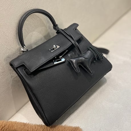 在庫のみ本革バックルハンドバック