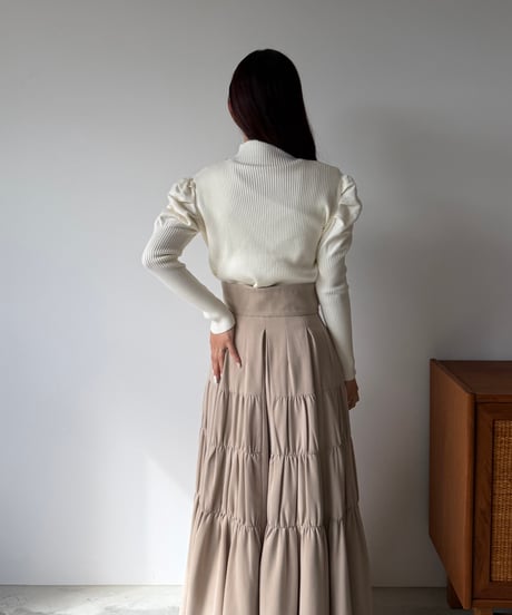 gold studs puff sleeve knit