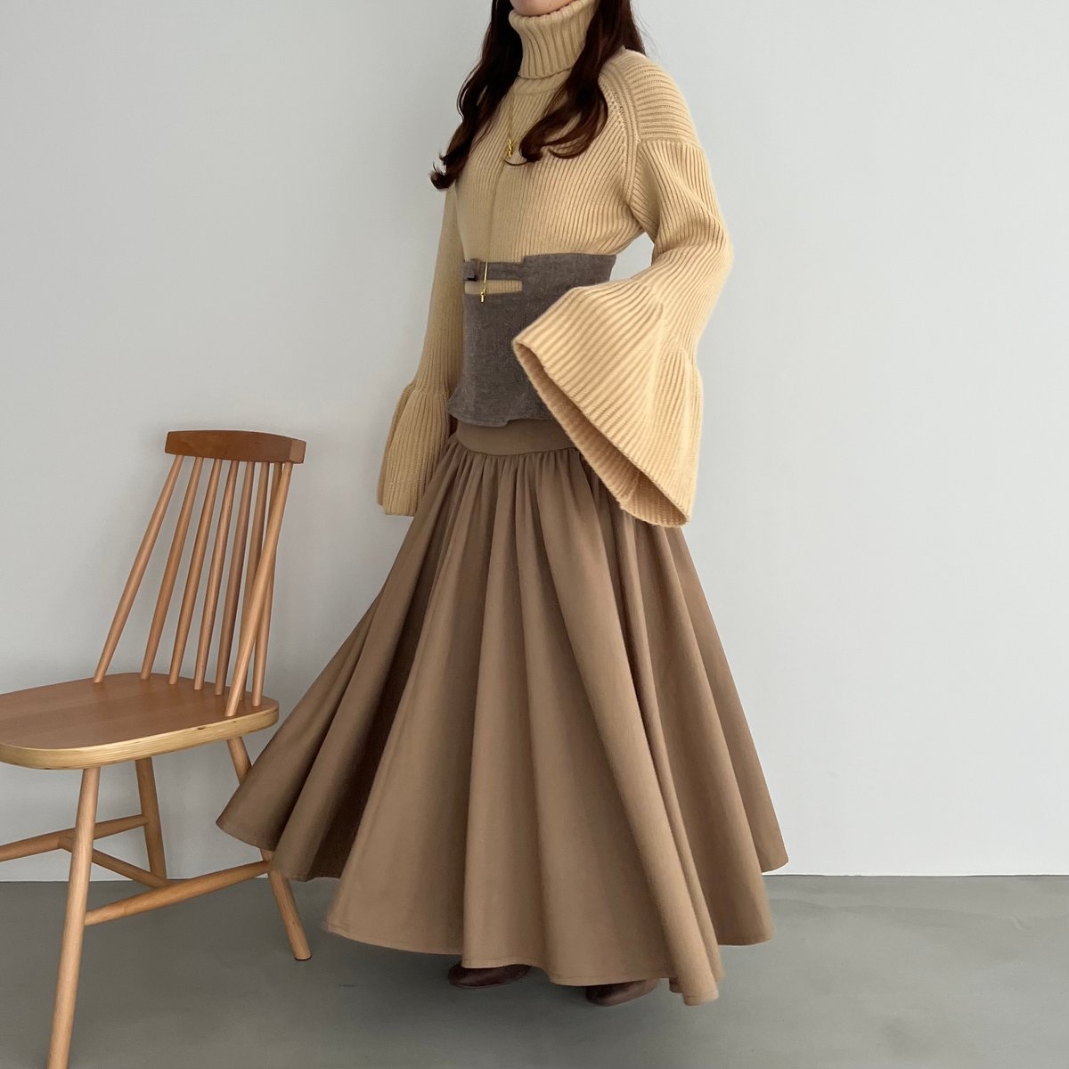 新作 WAIST DESIGN BELT SEMI FLARE SKIRT