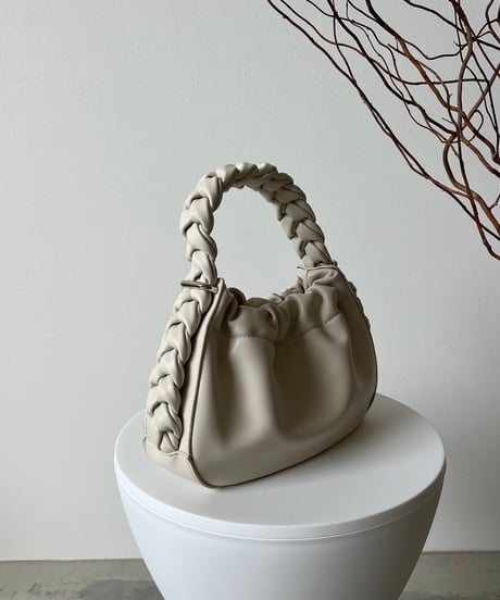 twist hand gather bag