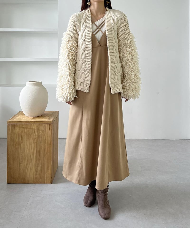 loop fringe cable cardigan (white) | AÉRMA bout 