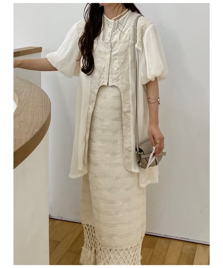 【再入荷】arch slit embroidery sheer blouse