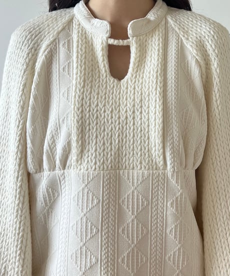flare sleeve knit tops