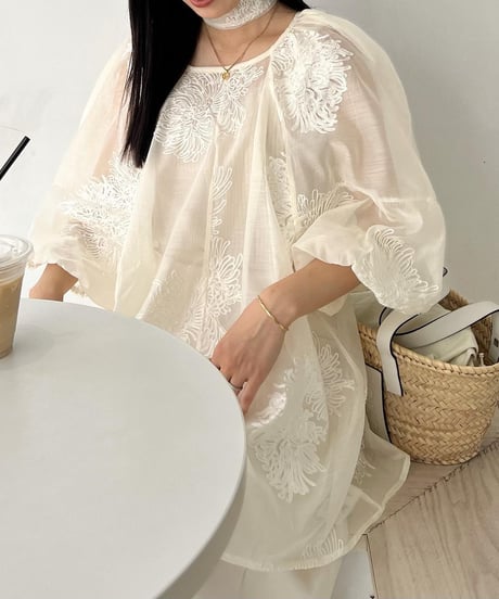 sheer flower embroidery blouse
