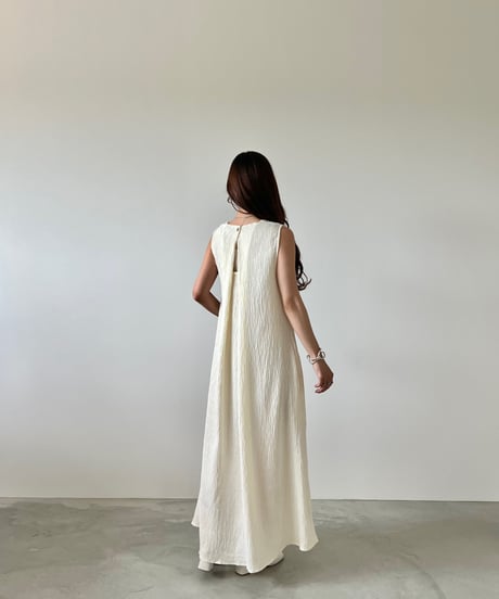 back silhouette pleats onepiece
