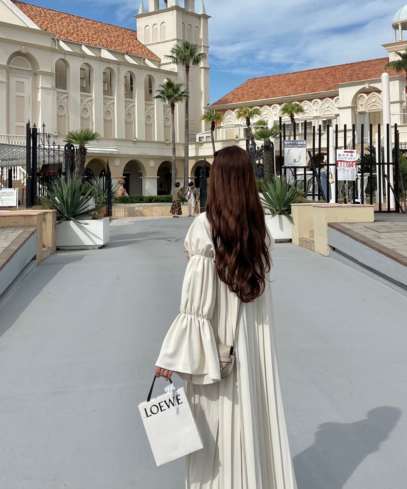 ワンピース AERMA lace up design pleats onepiece lace up design pleats onepiece | AÉRMA boutique