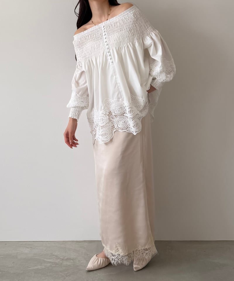 meing. off shoulder blouse オフショルダーブラウス OFF SHOULDER BLOUSE in Silk Optical White | 7 For All Mankind