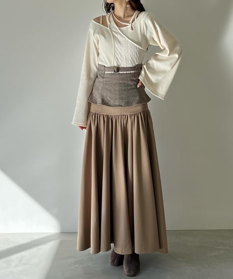 layered design belt skirt