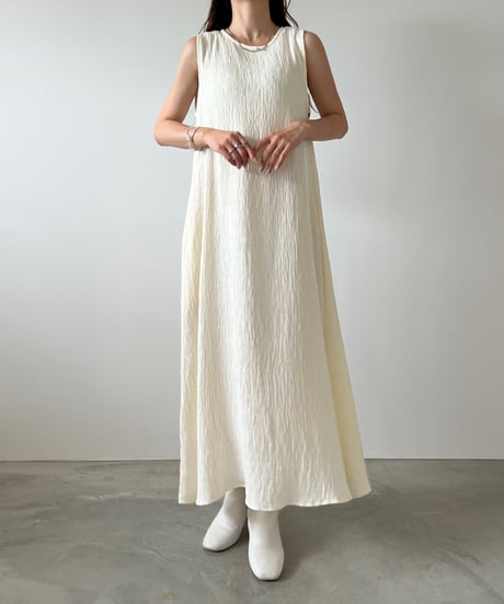 back silhouette pleats onepiece