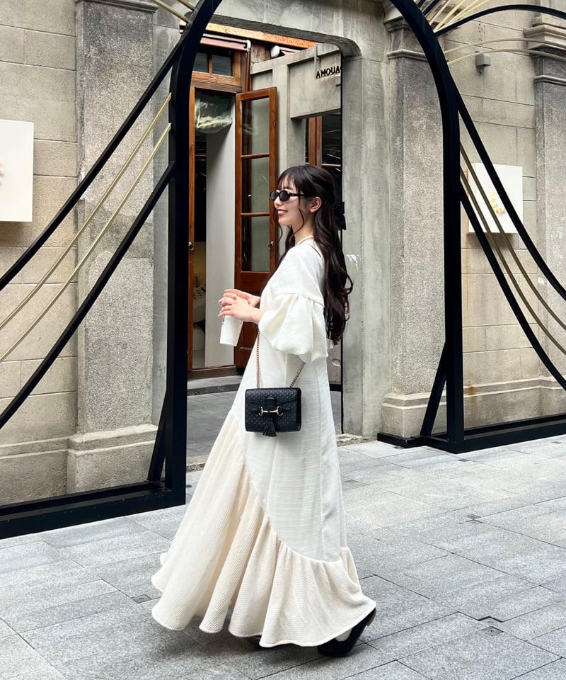 躾つきの白大島紬からバイアス仕立てロングフレアーワンピース　M寸 muse line volume onepiece | AÉRMA boutique