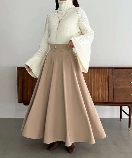 flare silhouette panel skirt (ivory)