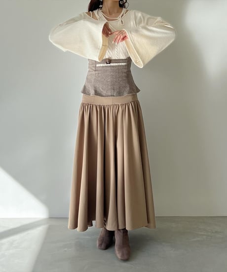 layered design belt skirt