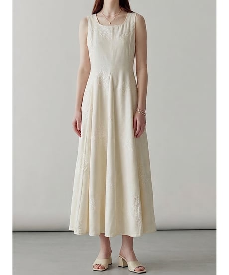 embroidery flare silhouette onepiece