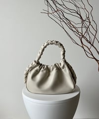 twist hand gather bag