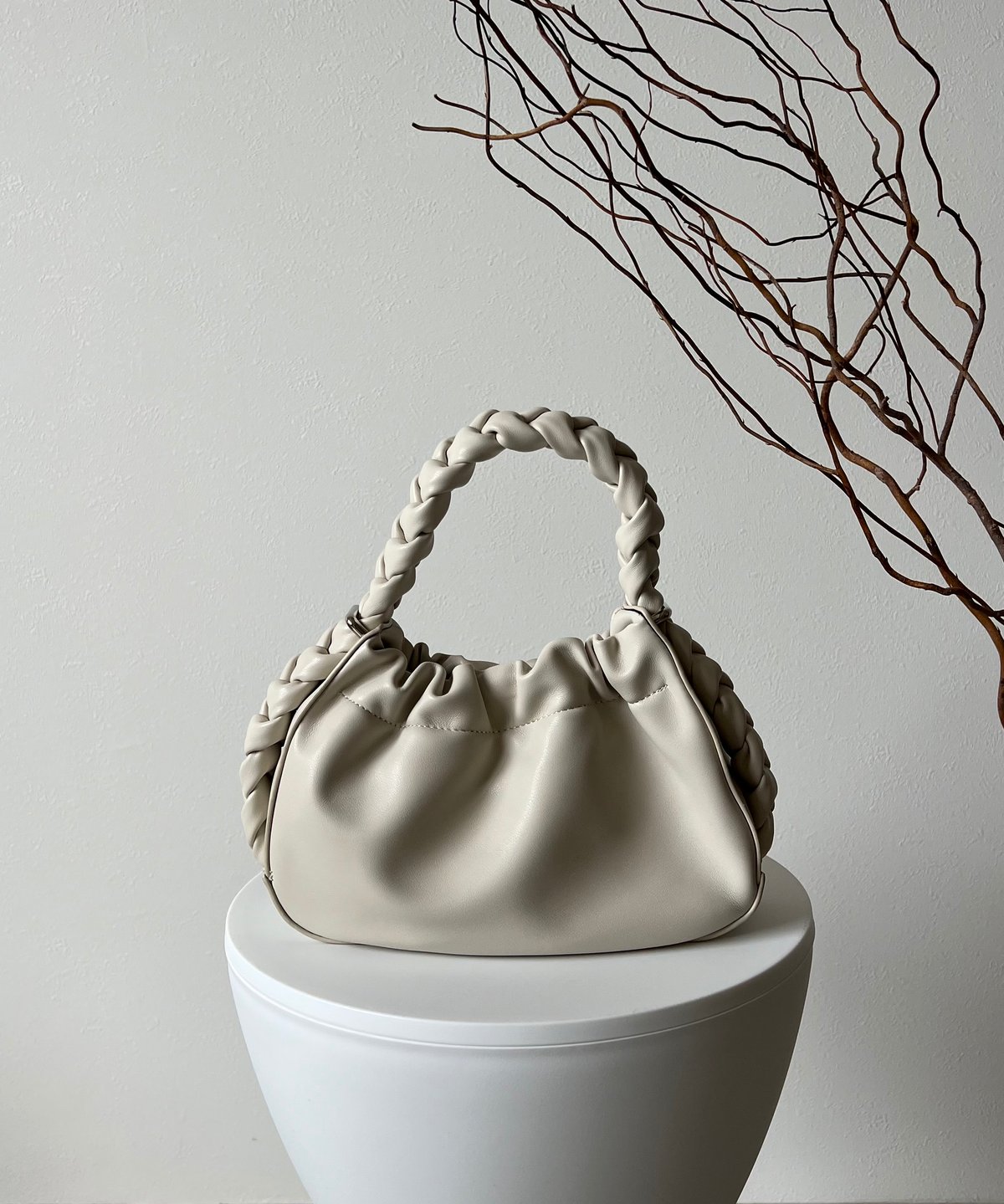 twist hand gather bag | AÉRMA boutique