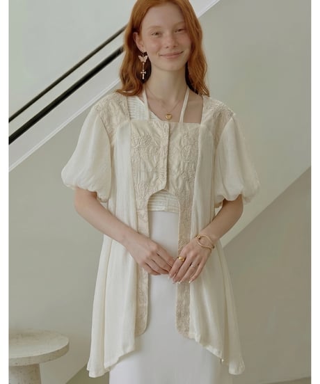 【再入荷予定】arch slit embroidery sheer blouse
