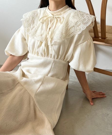 lace bloom collar