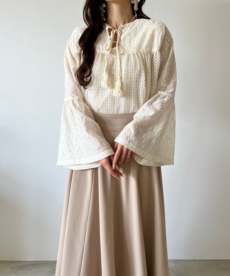 2WAY EMBROIDERY RUFFLE BLOUSE アイボリー - トップス