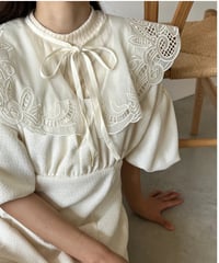 lace bloom collar