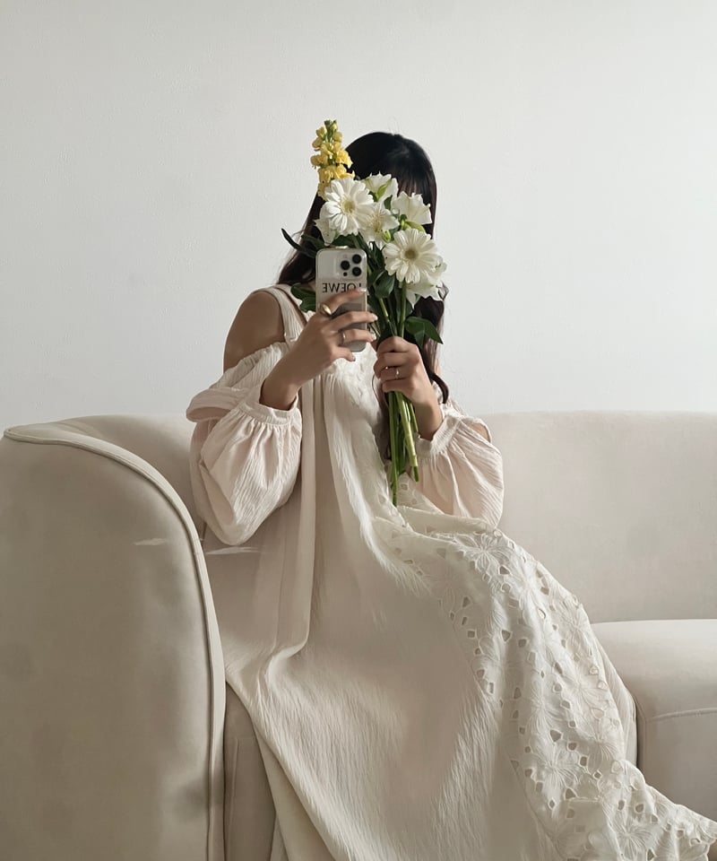 fether offshoulder ribbon onepiece アメルジュ AVENCHUMU ワンピース Back ruffle ribbon harness one piece