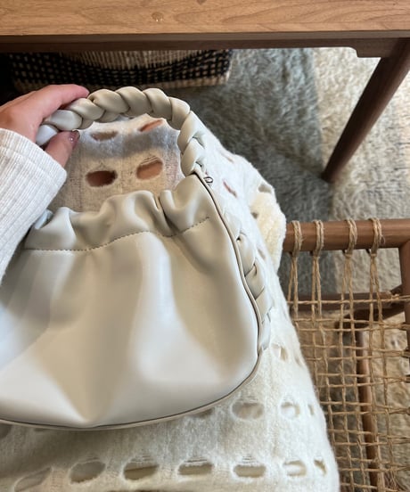 twist hand gather bag