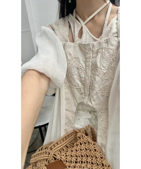 【再入荷】arch slit embroidery sheer blouse
