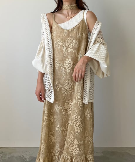 embroidery volume cami onepiece
