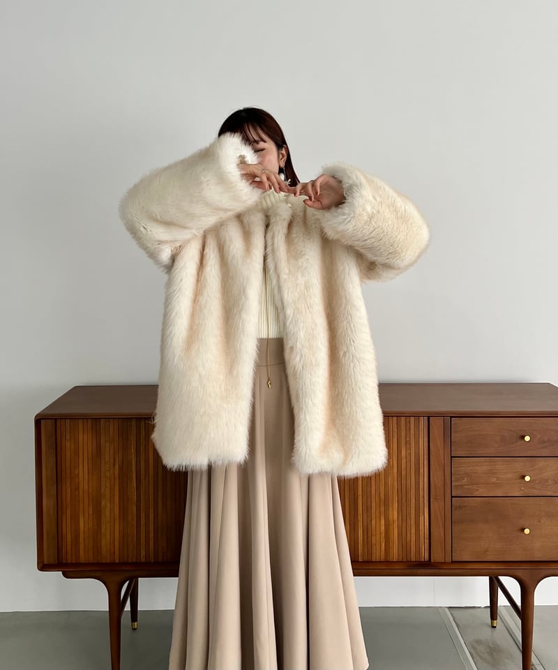 NO COLLAR VOLUME ECO FAR COAT
