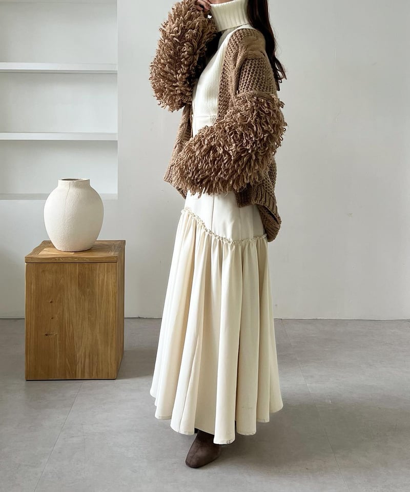 loop fringe cable cardigan (white) | AÉRMA bout 