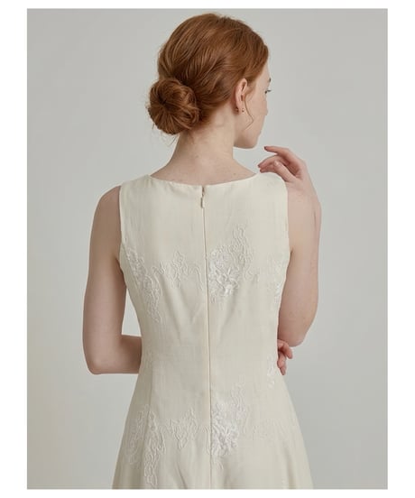 embroidery flare silhouette onepiece