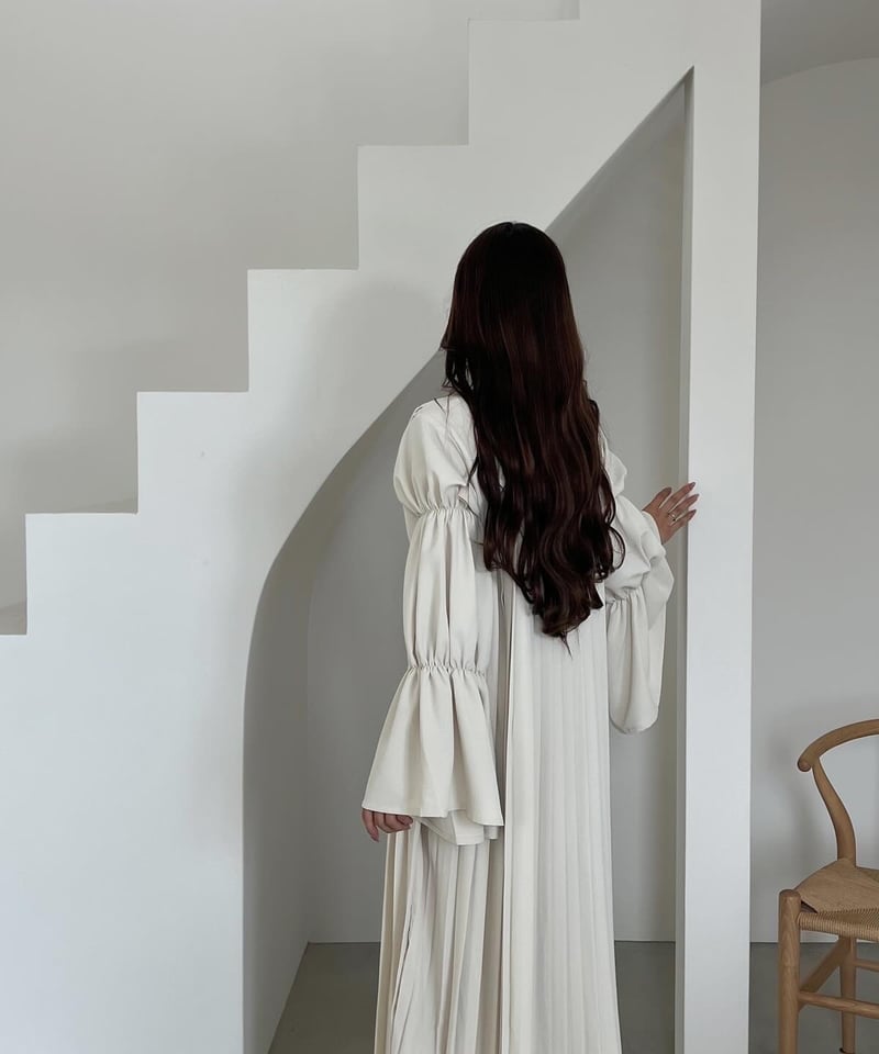 ワンピース AERMA lace up design pleats onepiece lace up design pleats onepiece | AÉRMA boutique
