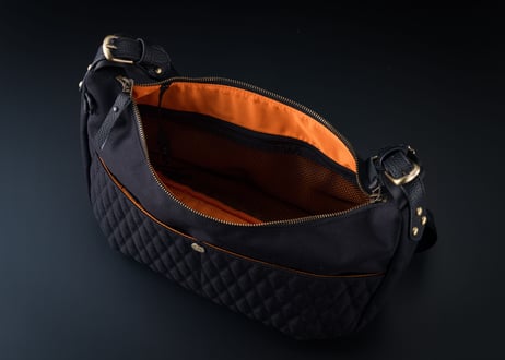 【DLMS】ｼｮﾙﾀﾞｰﾊﾞｯｸﾞ 'Boogies' ﾊﾞﾅﾅｼｮﾙﾀﾞｰ DLM-128 Vegan leather(ｳﾞｨｰｶﾞﾝﾚｻﾞｰ)