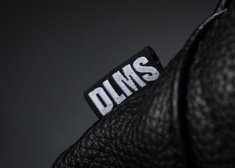【DLMS】 OLDisNEW 'Old light'クロスボディバッグ DLM-441 Vegan leather(ｳﾞｨｰｶﾞﾝﾚｻﾞｰ)