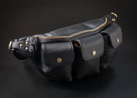【DLMS】 OLDisNEW 'Old star'クロスボディバッグ DLM-440 Vegan leather(ｳﾞｨｰｶﾞﾝﾚｻﾞｰ)