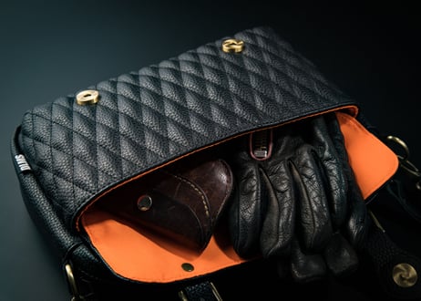 【DLMS】 OLDisNEW 'Old Symbol' ショルダーバッグ DLM-126 Vegan leather(ｳﾞｨｰｶﾞﾝﾚｻﾞｰ)
