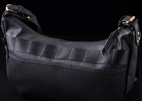 【DLMS】ｼｮﾙﾀﾞｰﾊﾞｯｸﾞ 'Boogies' ﾊﾞﾅﾅｼｮﾙﾀﾞｰ DLM-128 Vegan leather(ｳﾞｨｰｶﾞﾝﾚｻﾞｰ)