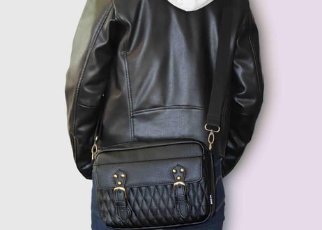 【DLMS】 OLDisNEW 'Old Symbol' ショルダーバッグ DLM-126 Vegan leather(ｳﾞｨｰｶﾞﾝﾚｻﾞｰ)