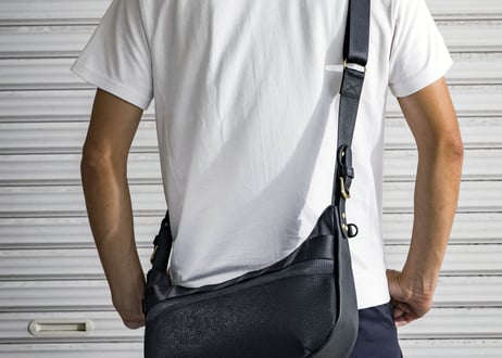 【DLMS】ｼｮﾙﾀﾞｰﾊﾞｯｸﾞ 'Boogies' ﾊﾞﾅﾅｼｮﾙﾀﾞｰ DLM-128 Vegan leather(ｳﾞｨｰｶﾞﾝﾚｻﾞｰ)