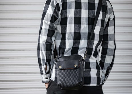 【DLMS】 OLDisNEW  'Black heart' ショルダーバッグ DLM-125 Vegan leather(ｳﾞｨｰｶﾞﾝﾚｻﾞｰ)